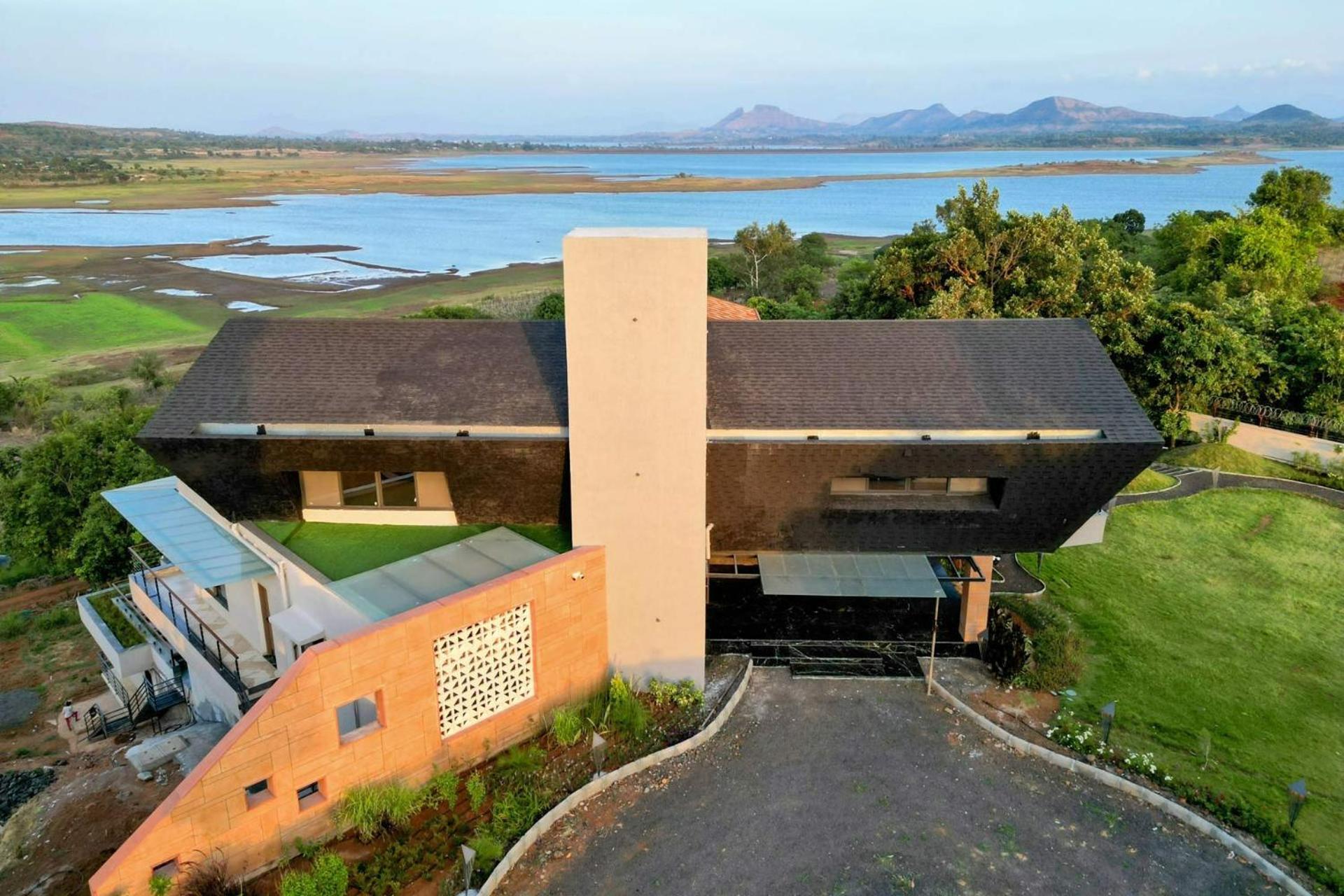 Pearl Lakeview Mansion By Stayvista - Lakeside Villa With Infinity Pool, Jacuzzi, In-House Theatre & Games Room Igatpuri Exterior foto